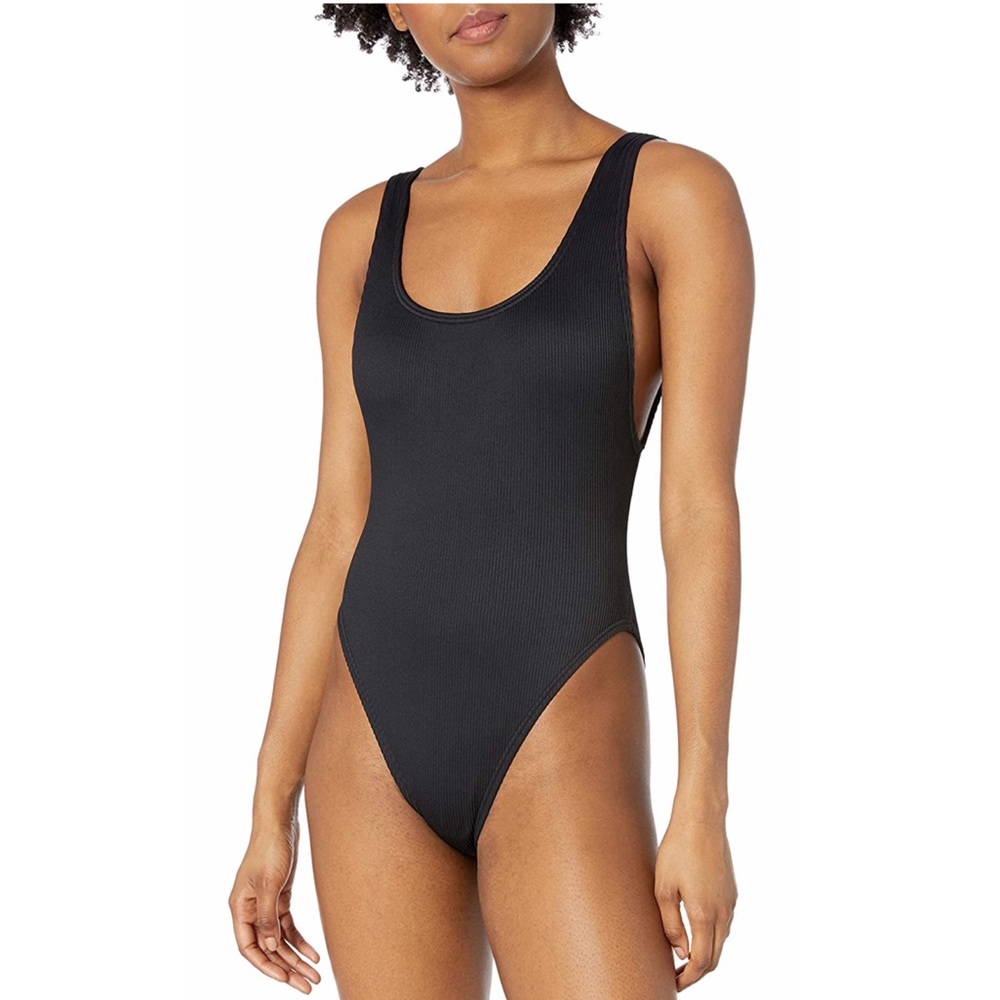 BLACK ONE PIECE SWIMSUIT